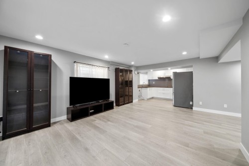 2480 Gale Avenue, Coquitlam, BC - Indoor
