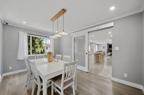 2480 Gale Avenue, Coquitlam, BC - Indoor Photo Showing Dining Room
