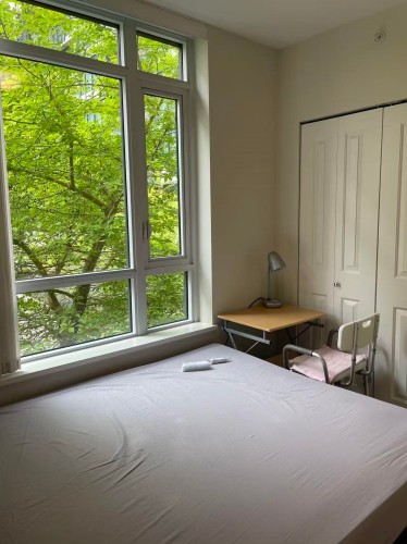 509-7368 Gollner Avenue, Richmond, BC - Indoor Photo Showing Bedroom