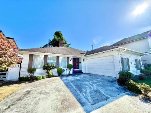 8060 Rideau Place, Richmond, BC - Outdoor With Facade