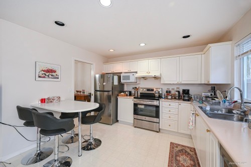 68-10000 Fisher Gate, Richmond, BC - Indoor Photo Showing Kitchen With Double Sink