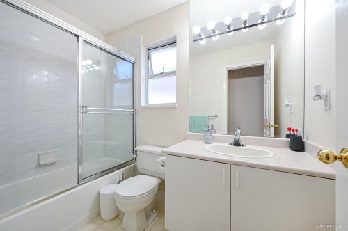 68-10000 Fisher Gate, Richmond, BC - Indoor Photo Showing Bathroom