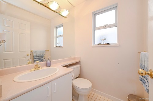 68-10000 Fisher Gate, Richmond, BC - Indoor Photo Showing Bathroom