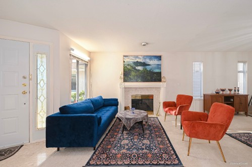 68-10000 Fisher Gate, Richmond, BC - Indoor Photo Showing Living Room With Fireplace