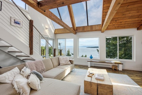 5322 Natalie Lane, Halfmoon Bay, BC - Indoor Photo Showing Living Room