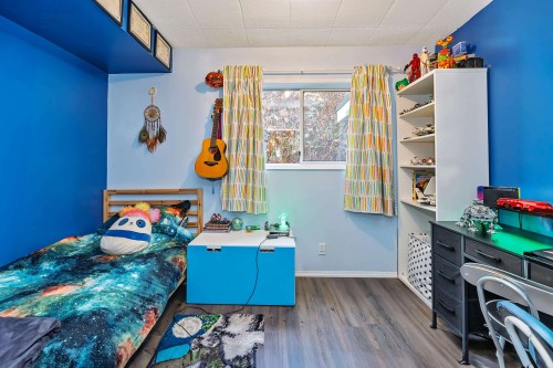 2133 Hope Street, Port Moody, BC - Indoor Photo Showing Bedroom