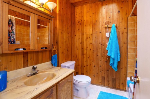 2133 Hope Street, Port Moody, BC - Indoor Photo Showing Bathroom