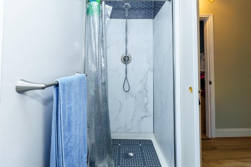 2133 Hope Street, Port Moody, BC - Indoor Photo Showing Bathroom