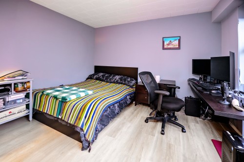 2133 Hope Street, Port Moody, BC - Indoor Photo Showing Bedroom