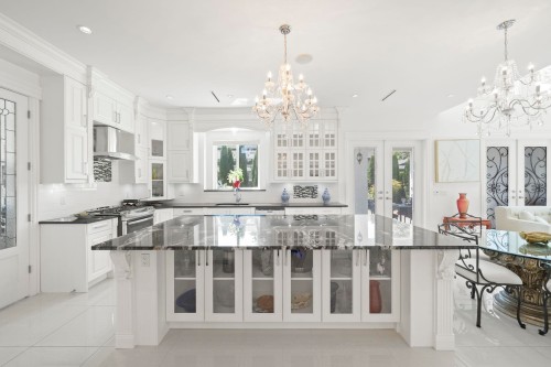 4120 Westminster Highway, Richmond, BC - Indoor Photo Showing Kitchen With Upgraded Kitchen