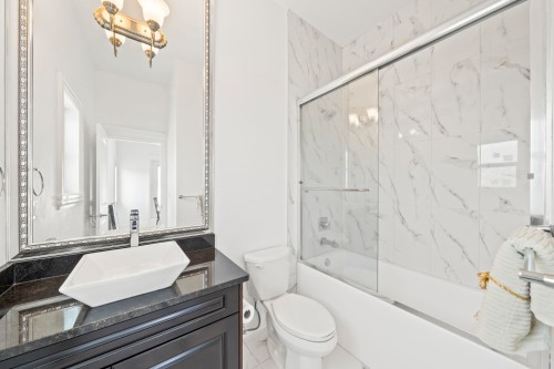 4120 Westminster Highway, Richmond, BC - Indoor Photo Showing Bathroom