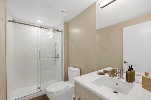 616-38033 Second Avenue, Squamish, BC - Indoor Photo Showing Bathroom