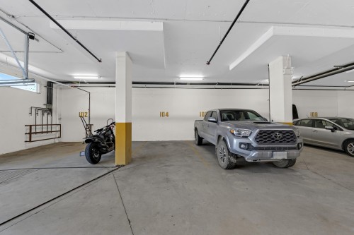 616-38033 Second Avenue, Squamish, BC - Indoor Photo Showing Garage