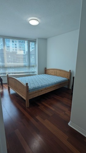 907-1328 Pender Street W, Vancouver, BC - Indoor Photo Showing Bedroom