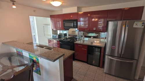 907-1328 Pender Street W, Vancouver, BC - Indoor Photo Showing Kitchen