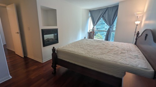 907-1328 Pender Street W, Vancouver, BC - Indoor Photo Showing Bedroom