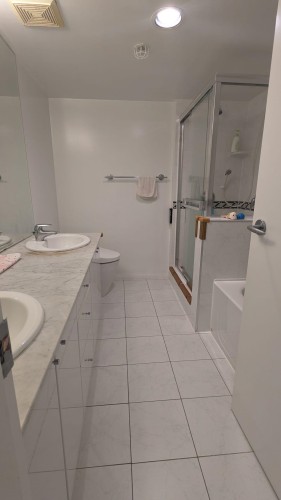 907-1328 Pender Street W, Vancouver, BC - Indoor Photo Showing Bathroom