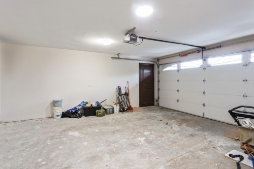 7282 Ridge Drive, Burnaby, BC - Indoor Photo Showing Garage