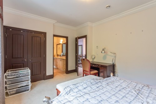 7282 Ridge Drive, Burnaby, BC - Indoor Photo Showing Bedroom