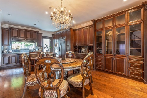 7282 Ridge Drive, Burnaby, BC - Indoor Photo Showing Dining Room