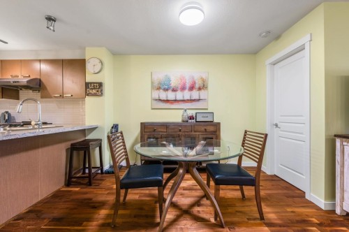 330-9500 Odlin Road, Richmond, BC - Indoor