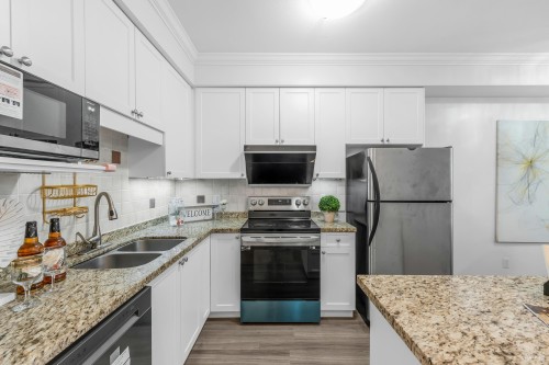 260-13020 No.2 Road, Richmond, BC - Indoor Photo Showing Kitchen With Stainless Steel Kitchen With Double Sink