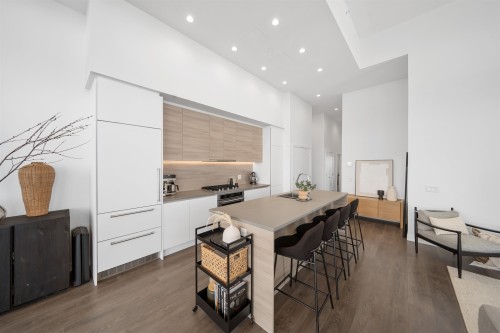 3703-657 Whiting Way, Coquitlam, BC - Indoor