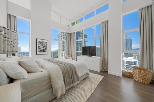 3703-657 Whiting Way, Coquitlam, BC - Indoor Photo Showing Bedroom