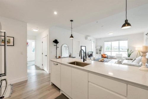 2506-2180 Kelly Avenue, Port Coquitlam, BC - Indoor Photo Showing Kitchen With Upgraded Kitchen