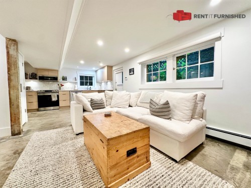 2036 15Th Avenue W, Vancouver, BC - Indoor Photo Showing Living Room