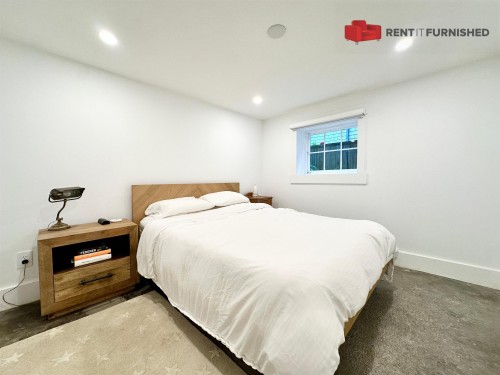 2036 15Th Avenue W, Vancouver, BC - Indoor Photo Showing Bedroom