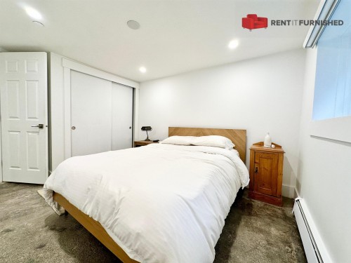 2036 15Th Avenue W, Vancouver, BC - Indoor Photo Showing Bedroom