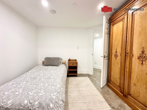 2036 15Th Avenue W, Vancouver, BC - Indoor Photo Showing Bedroom