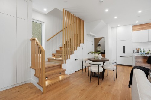 1-2438 20Th Avenue E, Vancouver, BC - Indoor