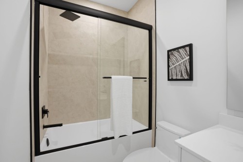 1-2438 20Th Avenue E, Vancouver, BC - Indoor Photo Showing Bathroom