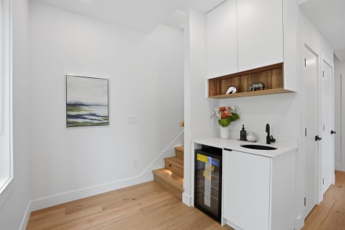 1-2438 20Th Avenue E, Vancouver, BC - Indoor Photo Showing Other Room