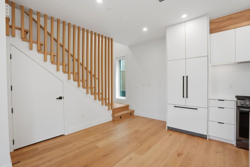 2-2438 20Th Avenue E, Vancouver, BC - Indoor Photo Showing Other Room