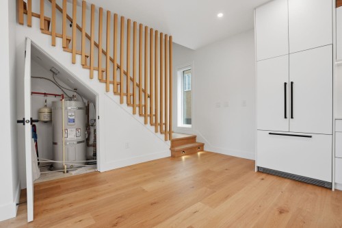 2-2438 20Th Avenue E, Vancouver, BC - Indoor Photo Showing Other Room