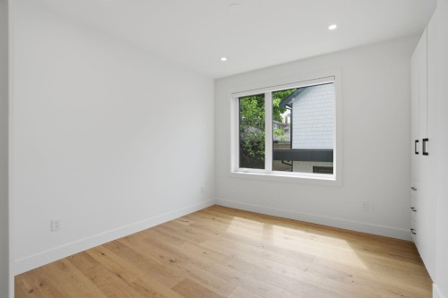 2-2438 20Th Avenue E, Vancouver, BC - Indoor Photo Showing Other Room