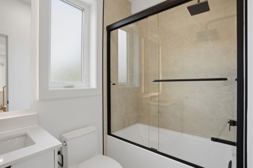 2-2438 20Th Avenue E, Vancouver, BC - Indoor Photo Showing Bathroom