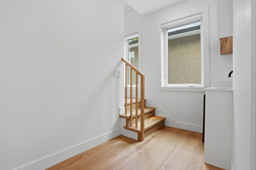 2-2438 20Th Avenue E, Vancouver, BC - Indoor Photo Showing Other Room