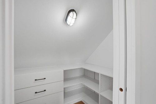 2-2438 20Th Avenue E, Vancouver, BC - Indoor