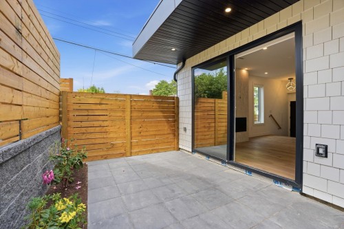 2-2438 20Th Avenue E, Vancouver, BC - Outdoor With Exterior