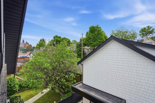 2-2438 20Th Avenue E, Vancouver, BC - Outdoor With Exterior