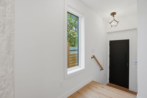 2-2438 20Th Avenue E, Vancouver, BC - Indoor Photo Showing Other Room