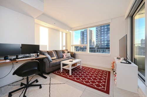308-5058 Joyce Street, Vancouver, BC - Indoor Photo Showing Office