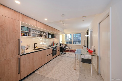 308-5058 Joyce Street, Vancouver, BC - Indoor Photo Showing Kitchen
