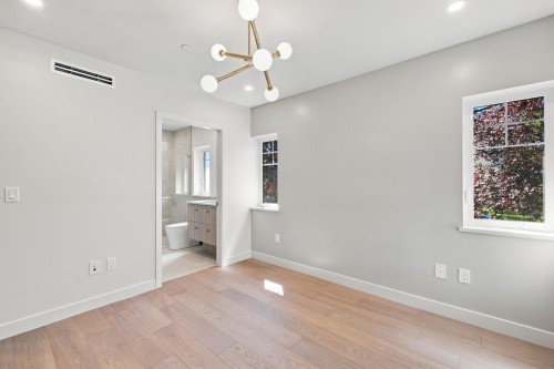 3206 Georgia Street E, Vancouver, BC - Indoor Photo Showing Other Room
