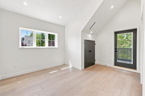 3206 Georgia Street E, Vancouver, BC - Indoor Photo Showing Other Room