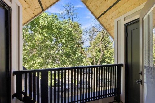 3206 Georgia Street E, Vancouver, BC - Outdoor With Exterior